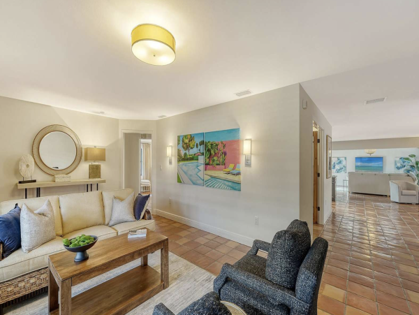 Lido Key Three Bedroom Vacation Home With Pool Walk To Beach